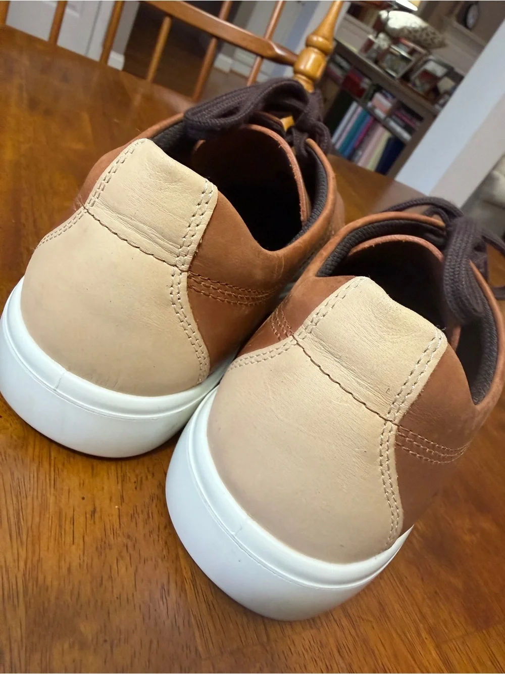 Worn 1x ECCO Classic Low Men’s Leather Sneaker Size 11 Medium Cognac Brown